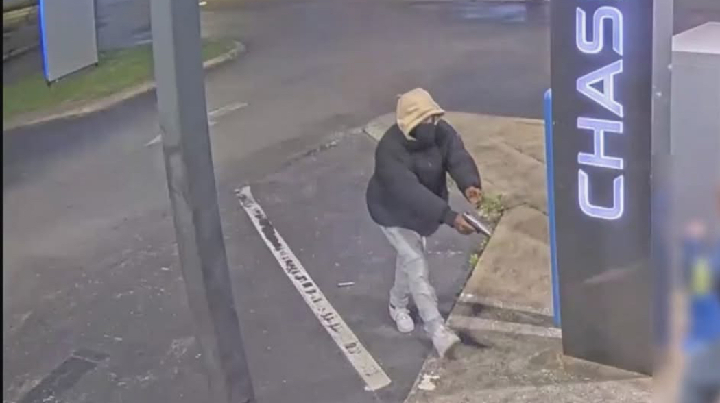 Houston Police Seek Armed Suspect After Violent Robbery at Chase Drive-Thru ATM